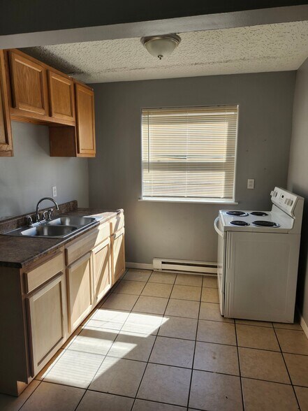 Building Photo - 1218 Purcell Ave