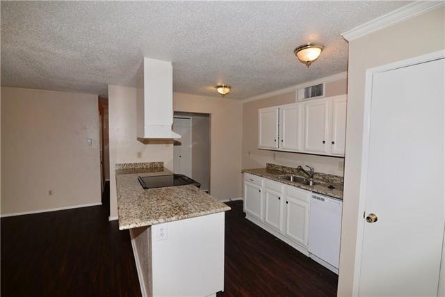 Building Photo - 556 Hanover Dr