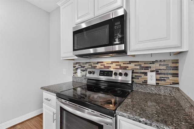 Building Photo - 1412 Waverley Dr