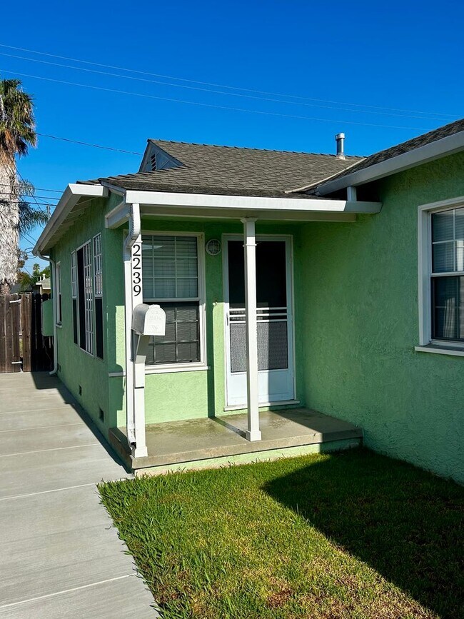 Building Photo - 2239 Clark Ave