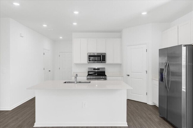 Building Photo - 4721 SW 83rd Lp