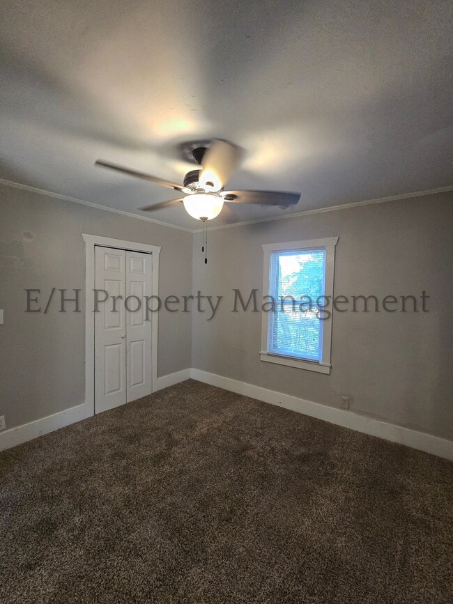 Building Photo - 1340 N Green St