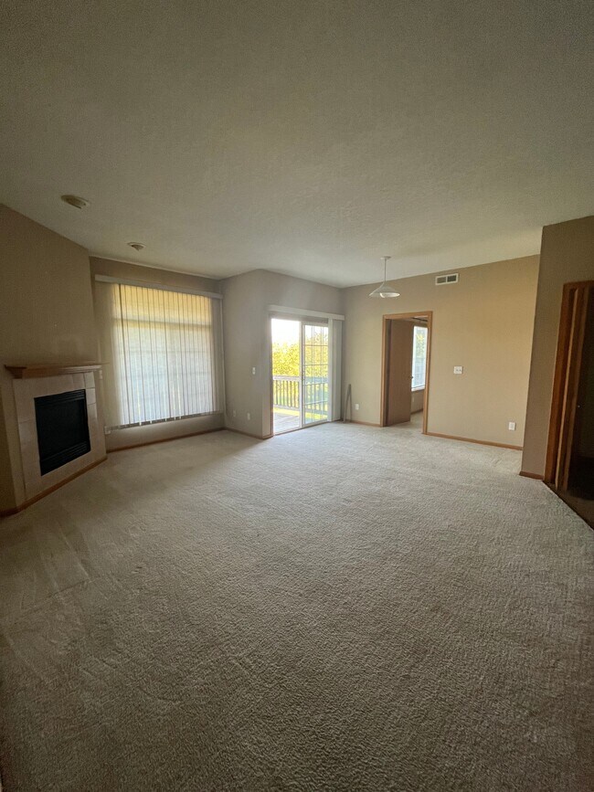 Building Photo - 1820 S 13th Ave E