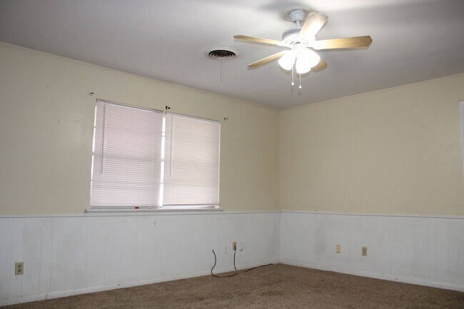Building Photo - 5111 Leland Dr