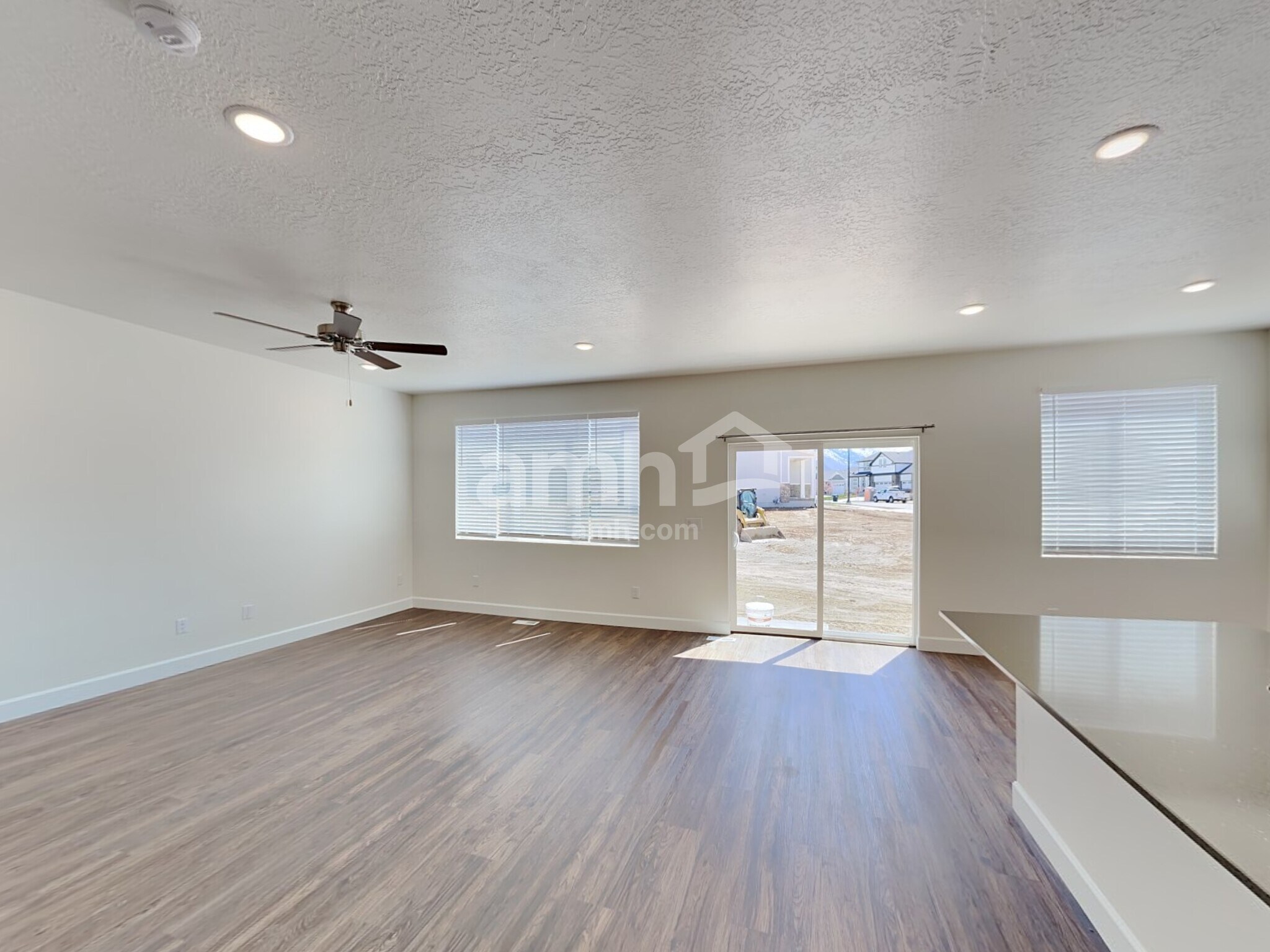 Building Photo - 2184 E Silverado Ln