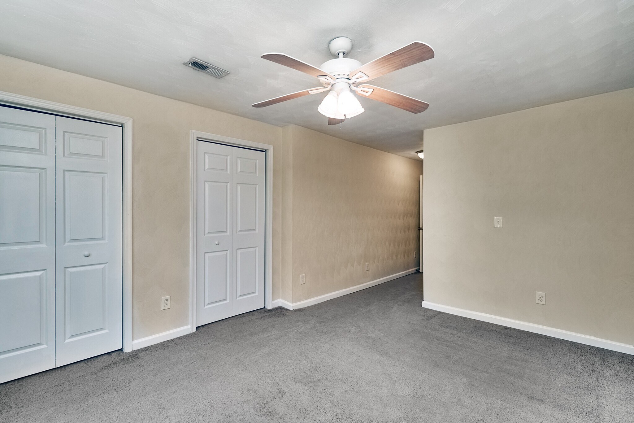 Building Photo - 1552 Fleetwood Ave