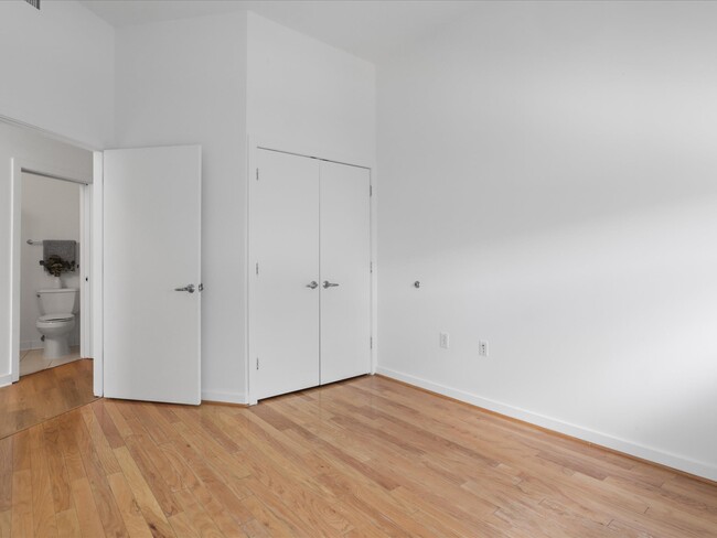 Building Photo - 1414 Belmont St NW