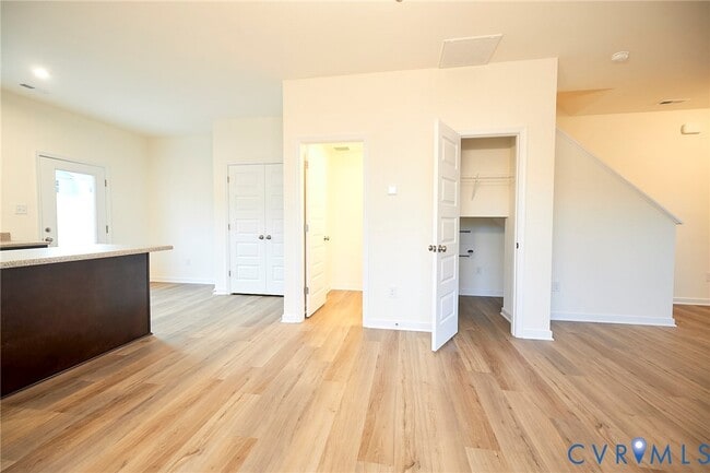 Building Photo - 224 Greenpark Rd