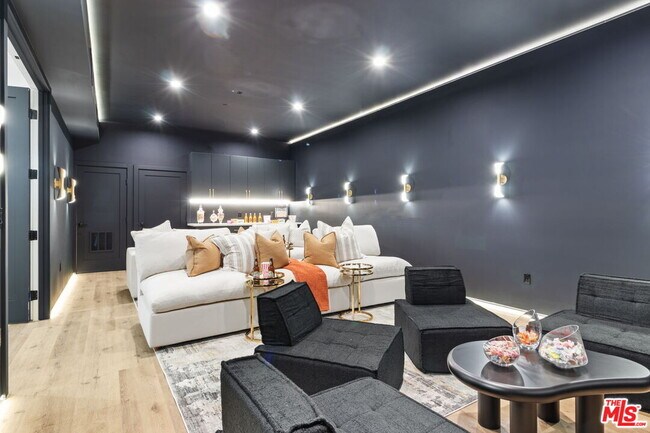 Building Photo - 4535 Haskell Ave