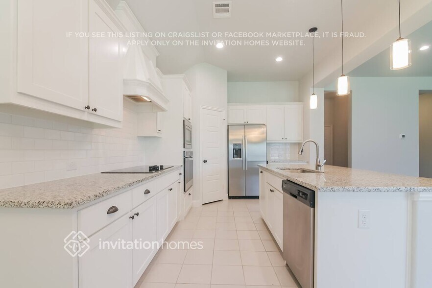 Building Photo - 1617 Whispering Trail Dr