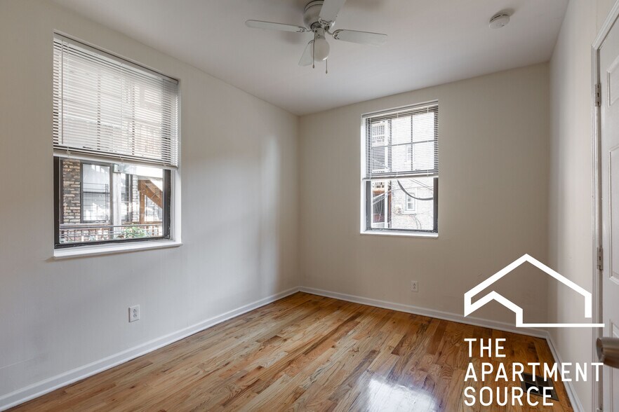 Building Photo - 849 W Cornelia Ave