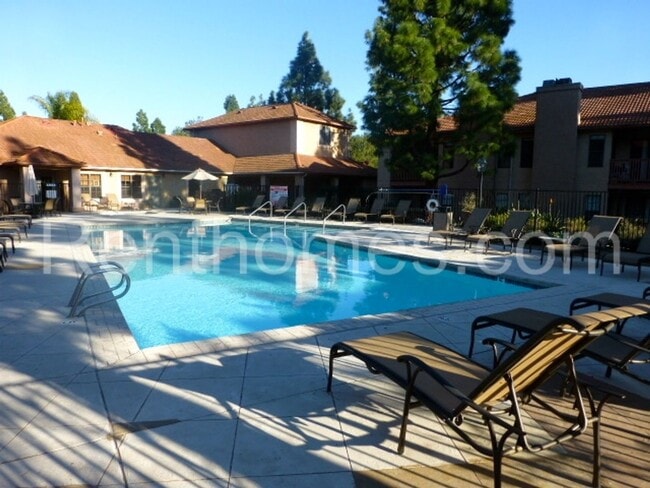 Building Photo - 12051 Alta Carmel Ct