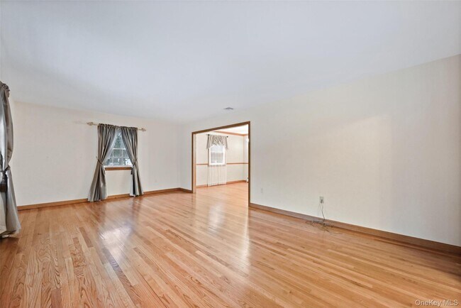 Building Photo - 11 Orchard Cir