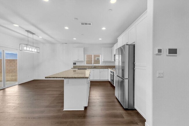 Building Photo - 83325 White Stallion Rd