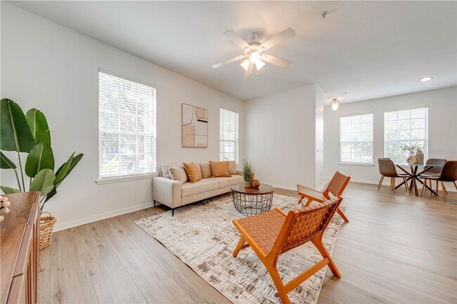 Building Photo - Beautiful 3 bedroom, 2.5 bathroom condo wi...