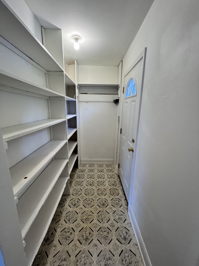 Building Photo - 276 Probus Dr