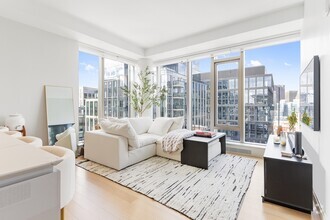 Building Photo - 135 Seaport Blvd