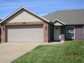 Building Photo - 937 Oak Crossing Dr