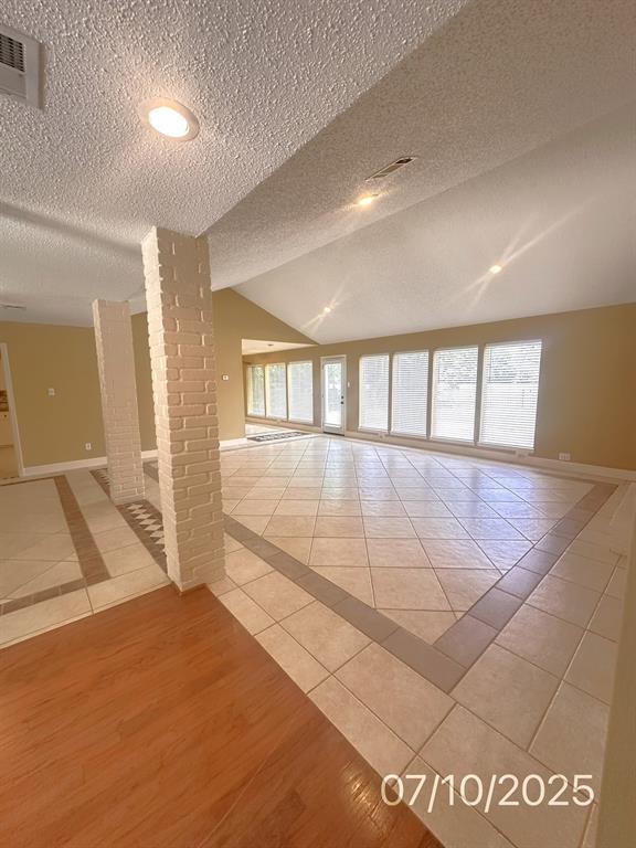 Building Photo - 20326 Spoonwood Dr