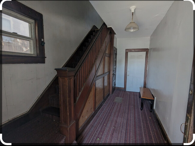 Staircase to 2nd floor apartment - 10 Thorp St