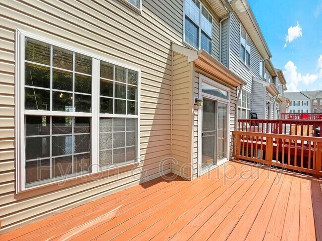 Building Photo - 15716 Palermo Terrace