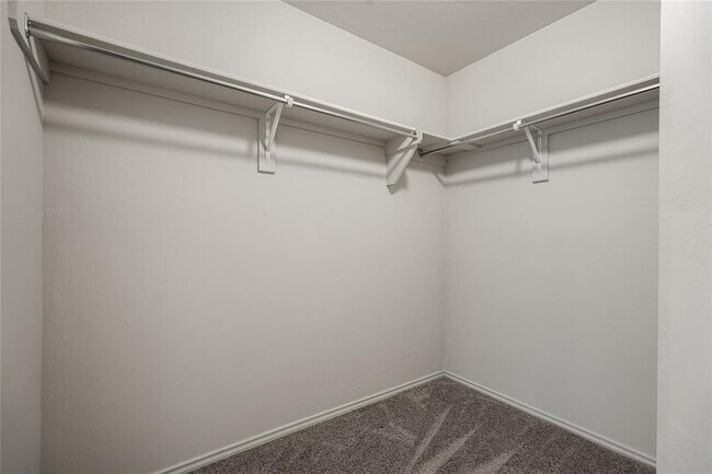 Building Photo - 10620 SW 23rd Ter