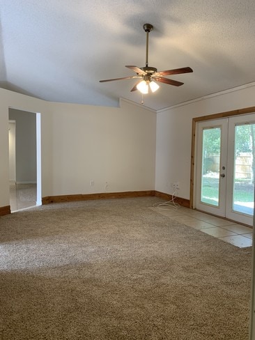Building Photo - 1077 Shady Hollow Dr