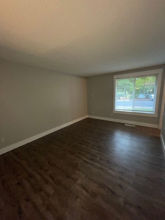 Building Photo - Newly Remodeled and updated Home near Fann...