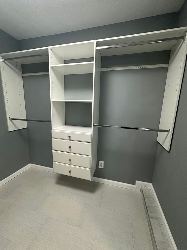 Building Photo - Completely Renovated Home