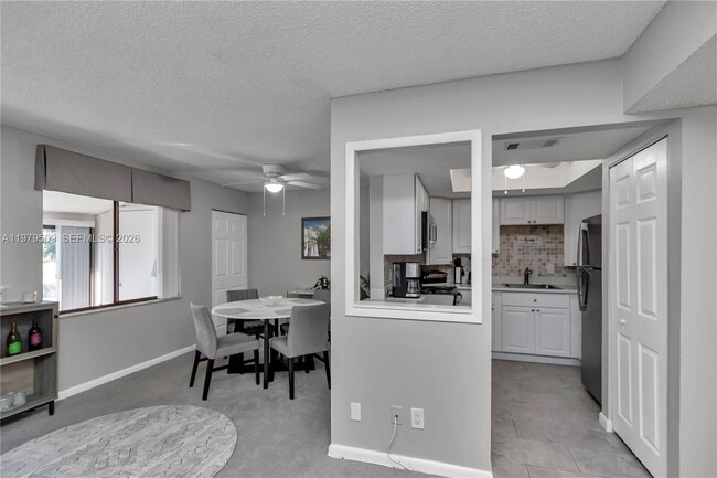 Building Photo - 737 Midway Dr