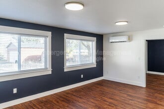 Building Photo - 3904 E 30th Ave