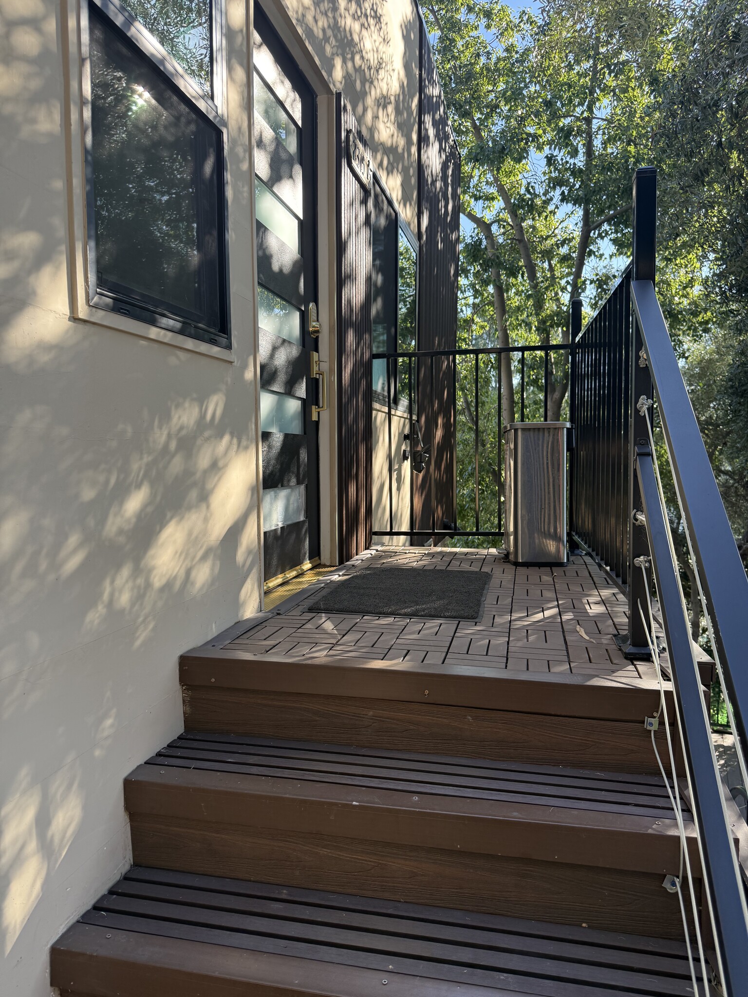 Building Photo - 2315 Loma Vista Pl