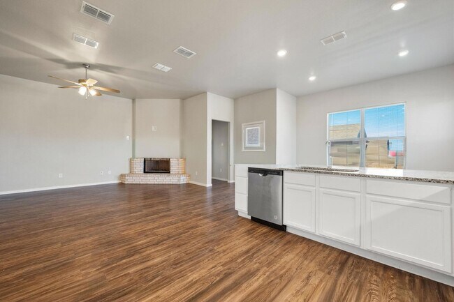 Building Photo - 2107 Kirksey Ave