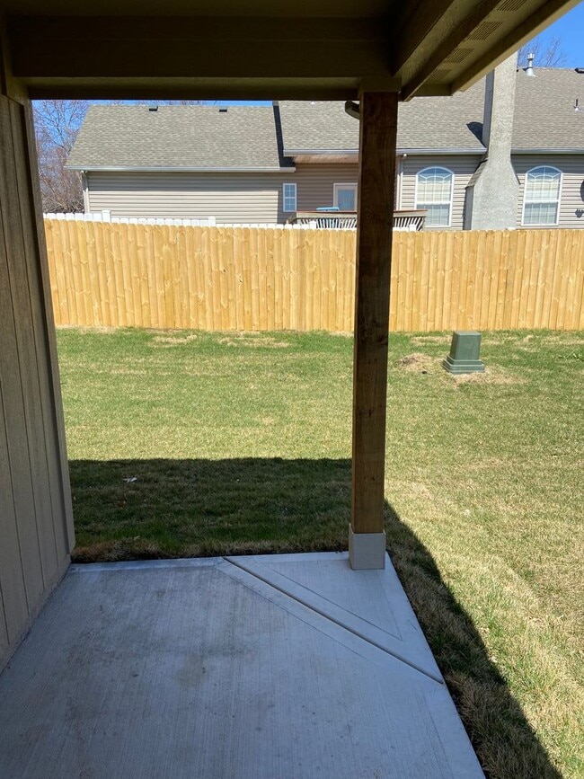 Building Photo - Pre-Leasing Now | Don't Miss Out! — Beautiful 4 Bed, 2 Bath Home in Oak Woods
