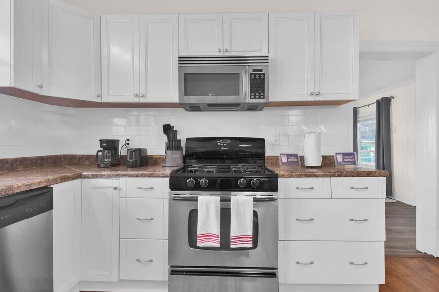 Building Photo - 424 Pearl St