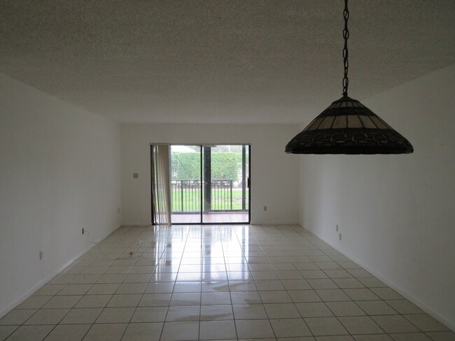 Building Photo - 16091 Blatt Blvd