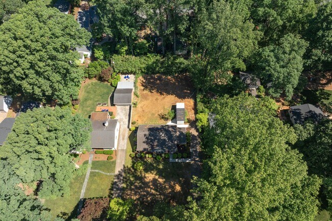 Building Photo - 3408 Kirby Dr