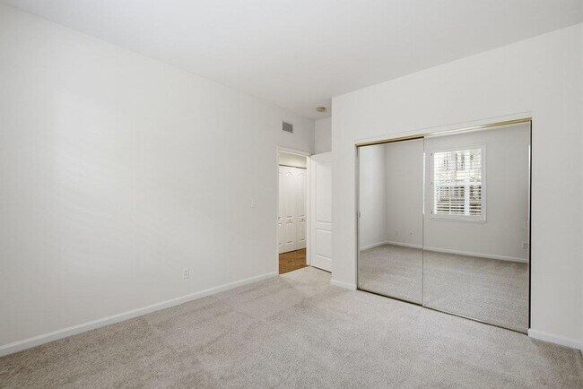 Building Photo - 880 Meridian Bay Ln