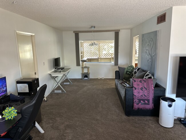 Building Photo - 5250 W Harmont Dr