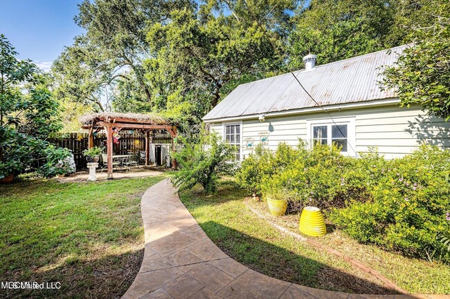 Building Photo - 145 St Francis St