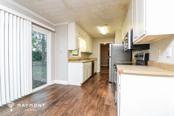 Building Photo - 2442 Chauncey Ln
