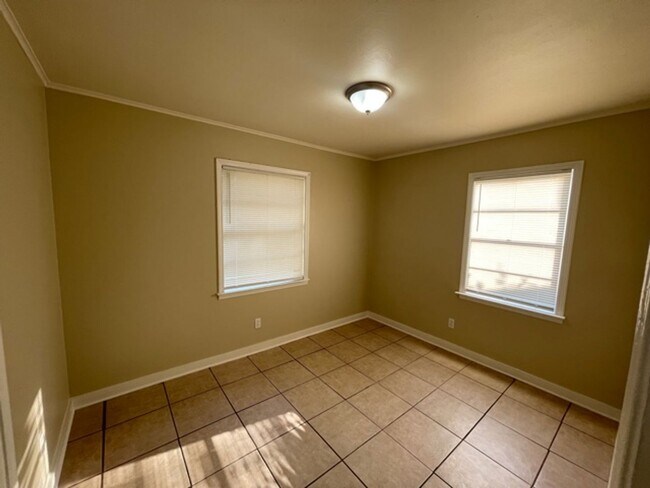 Building Photo - 618 Frayser Dr