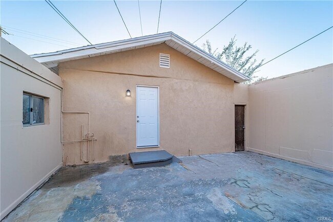 Building Photo - 10606 Pleasant Way