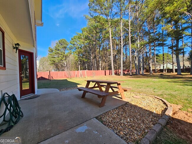 Building Photo - 611 Lora Smith Rd