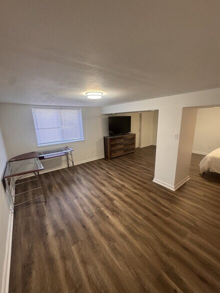 Building Photo - 5765 Heritage-SI ID1472906P