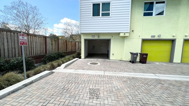 Building Photo - Modern Style and Sophistication, 2 En-Suite BR, 2.5 BA Townhouse with EV charging