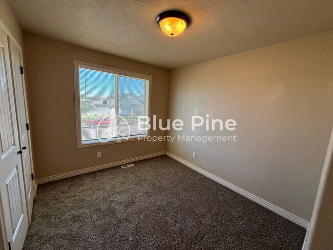 Building Photo - 1207 N Drystone Dr