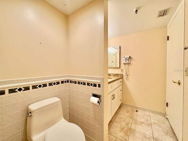 Building Photo - 5950 Pelican Bay Plaza S