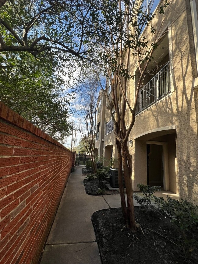 Building Photo - 12707 Boheme Dr