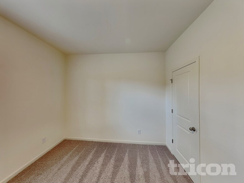 Building Photo - 283 Cottontail Ln